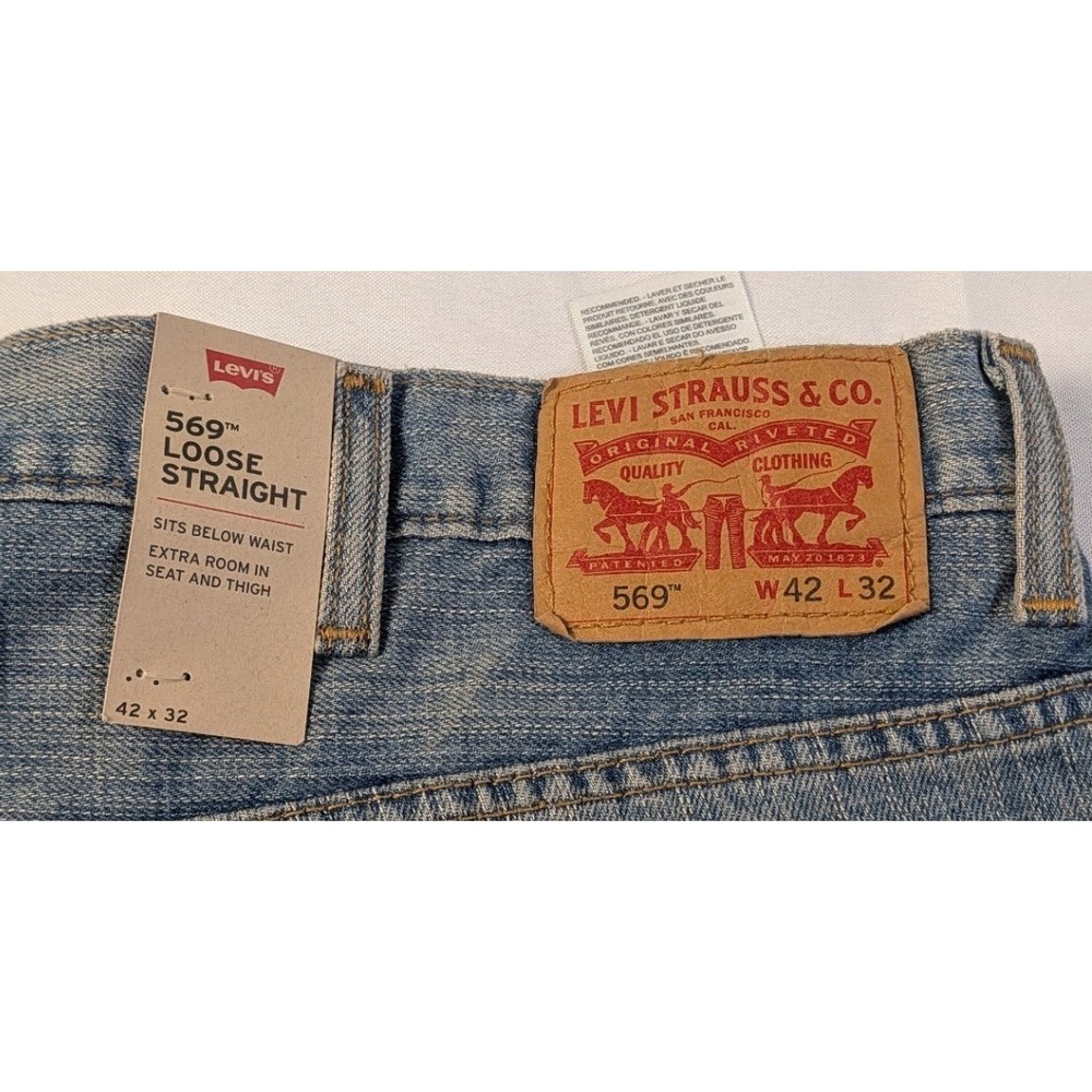 Levis 569 Loose Straight Jeans Mens 42x32 Light Wash Denim Blue 00569-0601 NWT - Picture 3 of 12